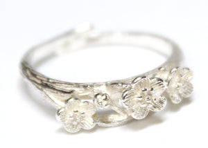 Anillo Blooming Flowers